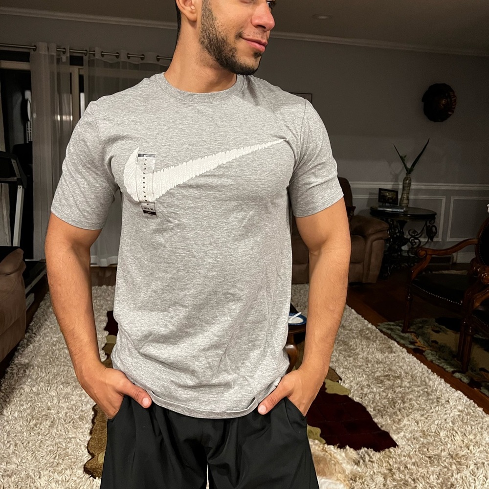 NIKE MENS GRAY TSHIRT SHORT SLEEVE TEE WHITE CHECK